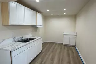 1526 W 105th St, Los Angeles, CA 90047 - Photo 16