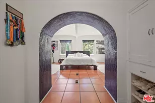 6119 Del Valle Dr, Los Angeles, CA 90048 - Photo 22