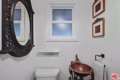 6119 Del Valle Dr, Los Angeles, CA 90048 - Photo 30