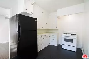 1016 S Curson Ave, Los Angeles, CA 90019 - Photo 30