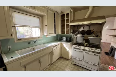 7725 Nestle Ave, Reseda, CA 91335 - Photo 28