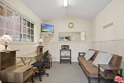 11538 La Maida St, Valley Village, CA 91601 - Photo 44