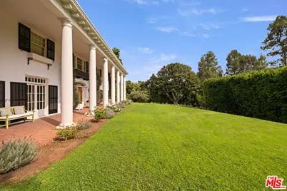 1006 N Crescent Dr, Beverly Hills, CA 90210 - Photo 14