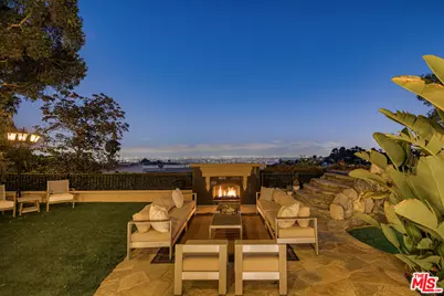 8000 Oceanus Dr, Los Angeles, CA 90046 - Photo 24