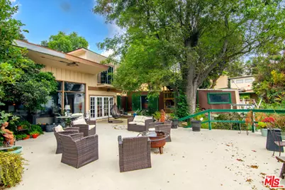 3201 Benedict Canyon Dr, Beverly Hills, CA 90210 - Photo 18