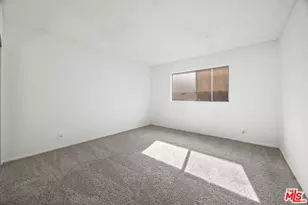 5400 Newcastle Ave, Encino, CA 91316 - Photo 12