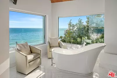 17405 Castellammare Dr, Pacific Palisades, CA 90272 - Photo 12