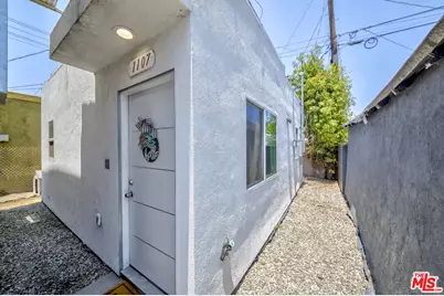 1105 E 103rd Pl, Los Angeles, CA 90002 - Photo 36