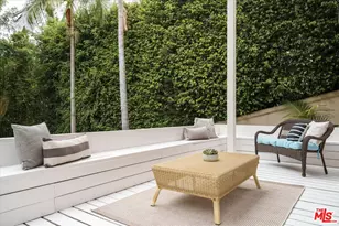 4189 Holly Knoll Dr, Los Angeles, CA 90027 - Photo 36