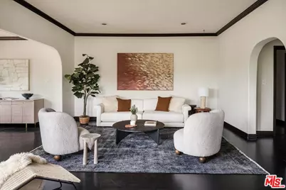 4189 Holly Knoll Dr, Los Angeles, CA 90027 - Photo 10