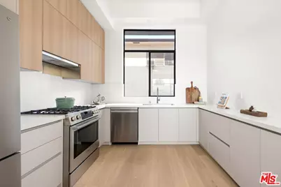 1227 N Formosa Ave #2, West Hollywood, CA 90046 - Photo 8