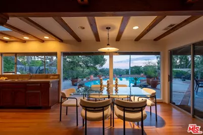 2200 Jeffersonia Way, Los Angeles, CA 90049 - Photo 24