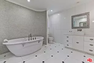 725 N Faring Rd, Los Angeles, CA 90077 - Photo 46