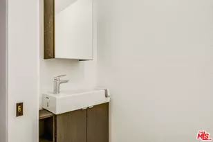 1742 W 36th St, Los Angeles, CA 90018 - Photo 16