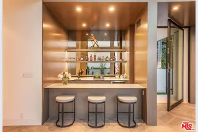 9405 Sierra Mar Pl, Los Angeles, CA 90069 - Photo 12
