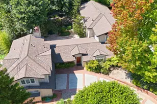 601 Tuallitan Rd, Los Angeles, CA 90049 - Photo 2