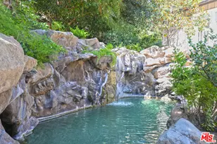 601 Tuallitan Rd, Los Angeles, CA 90049 - Photo 20