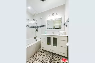 2446 Cheremoya Ave, Los Angeles, CA 90068 - Photo 30