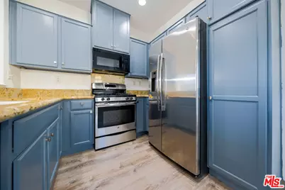 14661 Sherman Way, Van Nuys, CA 91405 - Photo 16