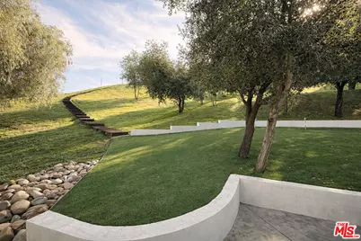 9425 Gierson Ave, Chatsworth, CA 91311 - Photo 4