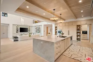 10444 Charing Cross Rd, Los Angeles, CA 90024 - Photo 16