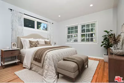 22025 De La Osa St, Woodland Hills, CA 91364 - Photo 26