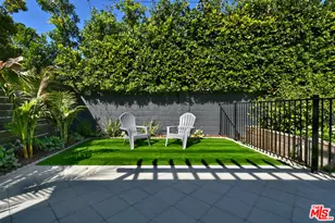 22025 De La Osa St, Woodland Hills, CA 91364 - Photo 54