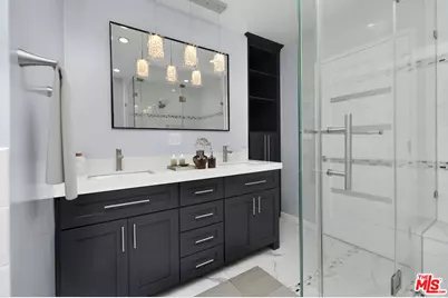 22025 De La Osa St, Woodland Hills, CA 91364 - Photo 46