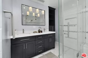 22025 De La Osa St, Woodland Hills, CA 91364 - Photo 46