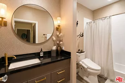 585 N Rossmore Ave #407, Los Angeles, CA 90004 - Photo 12