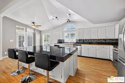 98 N Paseo Laredo, Cathedral City, CA 92234 - Photo 10