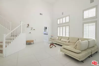 28412 Rock Canyon Dr, Santa Clarita, CA 91390 - Photo 8
