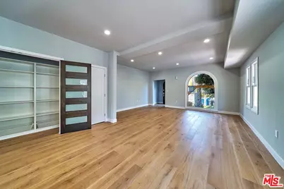 1226 Meadowbrook Ave, Los Angeles, CA 90019 - Photo 4