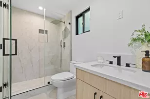 18101 Green Meadow Dr, Encino, CA 91316 - Photo 46