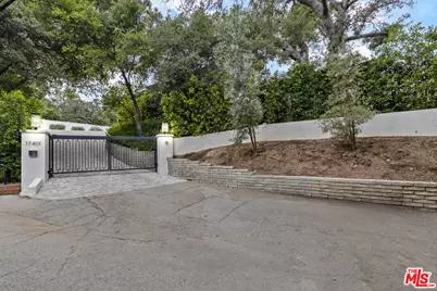 17401 Rancho St, Encino, CA 91316 - Photo 46