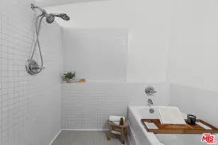 615 Hampton Dr, Venice, CA 90291 - Photo 16