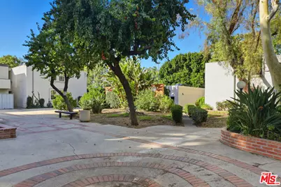 18620 Hatteras St #276, Tarzana, CA 91356 - Photo 22