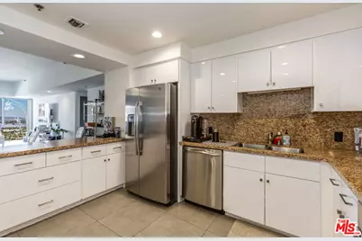 10445 Wilshire Blvd #1806, Los Angeles, CA 90024 - Photo 4