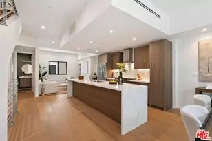 3807 S Verona Ct, Los Angeles, CA 90066 - Photo 2