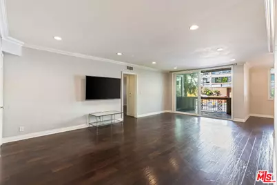 11970 Montana Ave #108, Los Angeles, CA 90049 - Photo 2