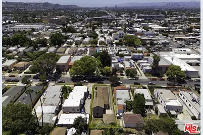 3430 11th Ave, Los Angeles, CA 90018 - Photo 2