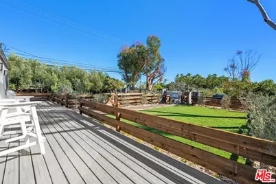 27357 Pacific Coast Hwy, Malibu, CA 90265 - Photo 2