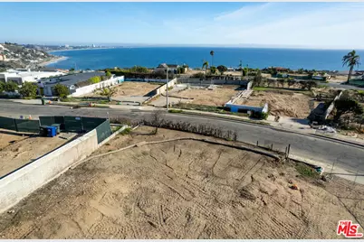 18441 Kingsport Dr, Malibu, CA 90265 - Photo 2