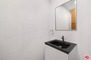 11200 Dona Lola Dr, Studio City, CA 91604 - Photo 16