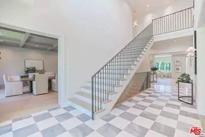 1072 Amalfi Dr, Pacific Palisades, CA 90272 - Photo 4