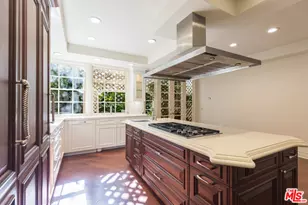 12386 Ridge Cir, Los Angeles, CA 90049 - Photo 14