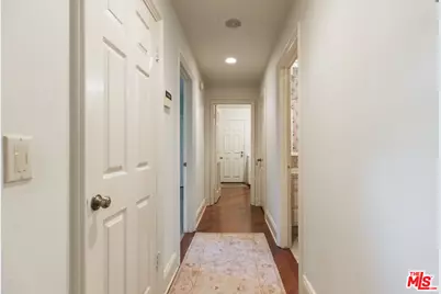 12386 Ridge Cir, Los Angeles, CA 90049 - Photo 32