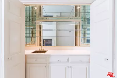 12386 Ridge Cir, Los Angeles, CA 90049 - Photo 18