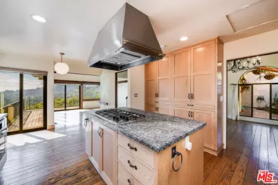 1382 Edgehill Pl, Pasadena, CA 91103 - Photo 12