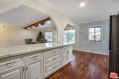 2070 Lilac Ln, Glendale, CA 91206 - Photo 14